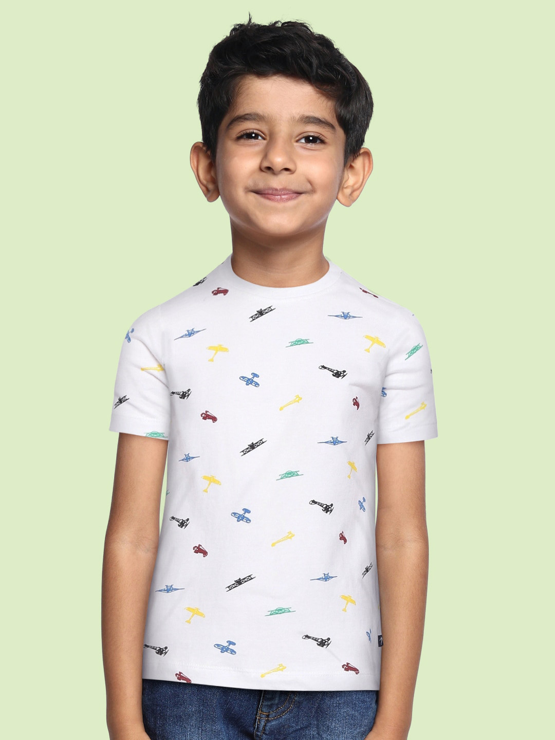 

Indian Terrain Boys White & Black Printed Pure Cotton T-shirt