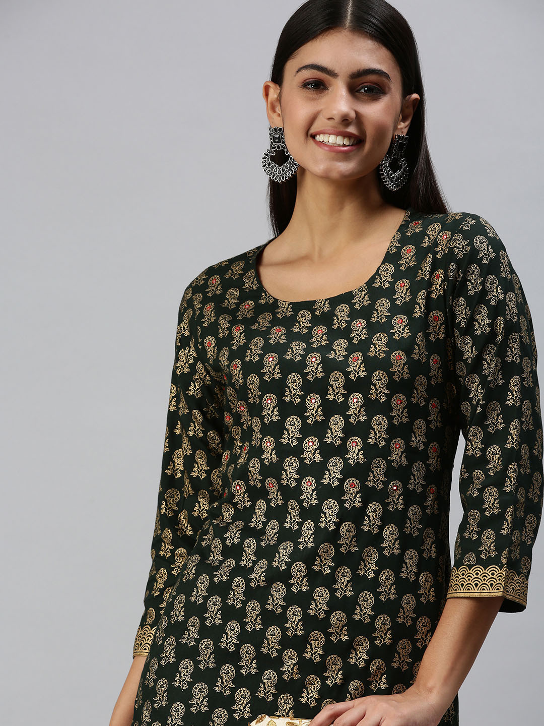 

SHOWOFF Women Green & Gold-Toned Ethnic Motifs Printed Kurta