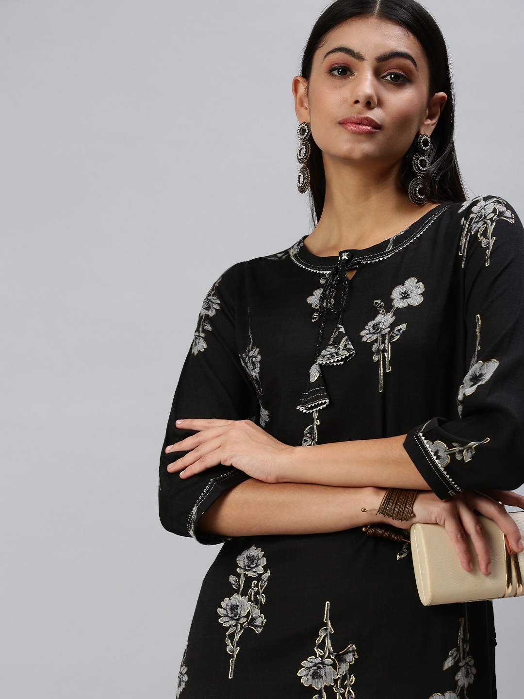 

SHOWOFF Women Black Floral Printed Kurta