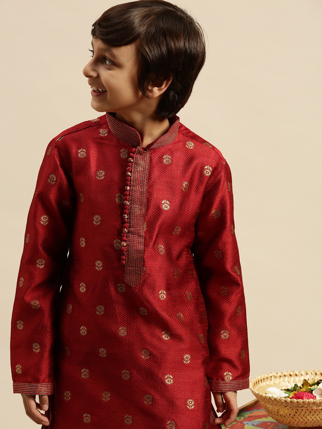 

Sanwara Boys Maroon Ethnic Motifs Thread Work Kurta with Pyjamas
