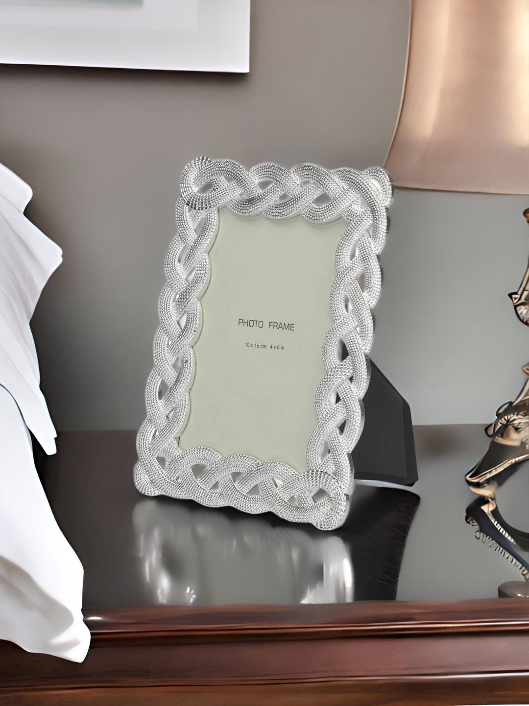 

Athome by Nilkamal Silver-toned Knots Photo Frame