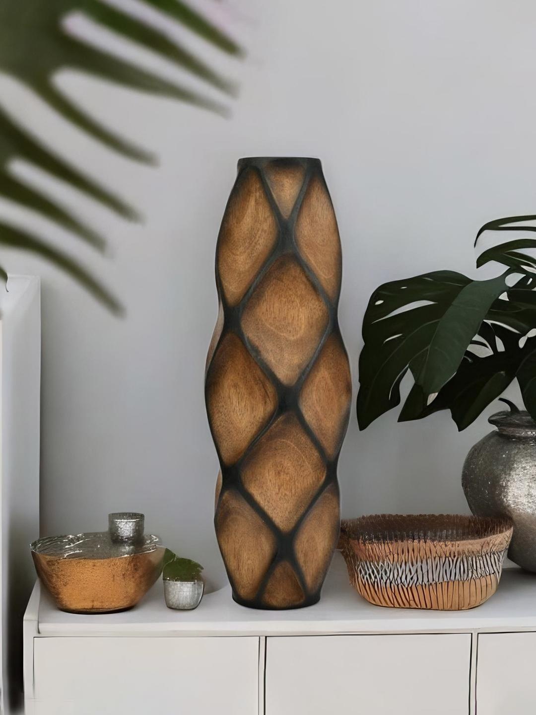 

Athome by Nilkamal Brown & Black Mangowood Diamond Oval Vase