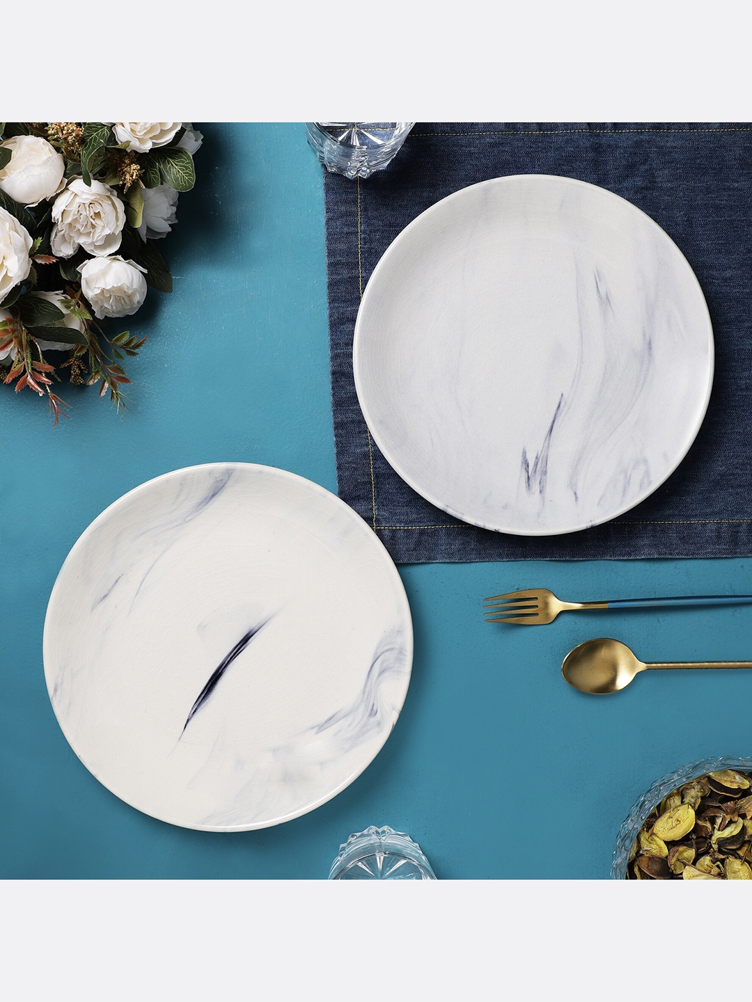 

The Decor Mart White & Grey 4 Pieces Printed Ceramic Glossy Plates