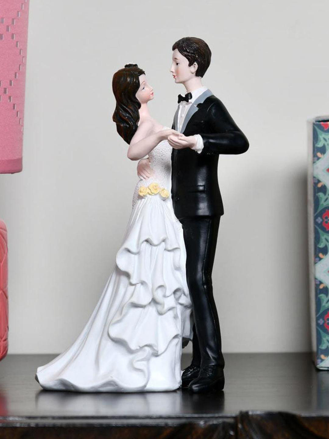 

Athome by Nilkamal Black & White Couple Dancing Showpiece