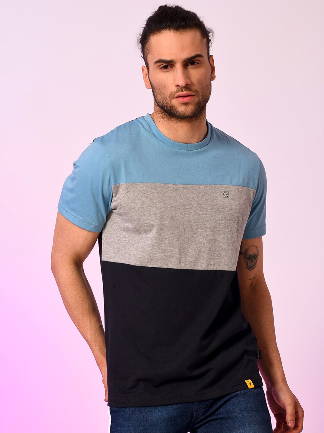 

Campus Sutra Men Blue & Grey Colourblocked T-shirt