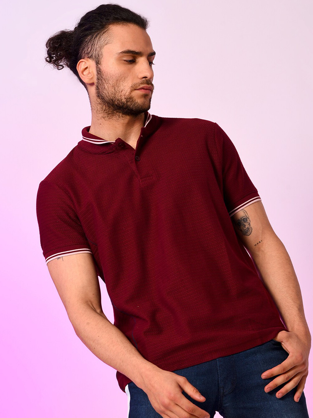

Campus Sutra Men Maroon Henley Neck T-shirt