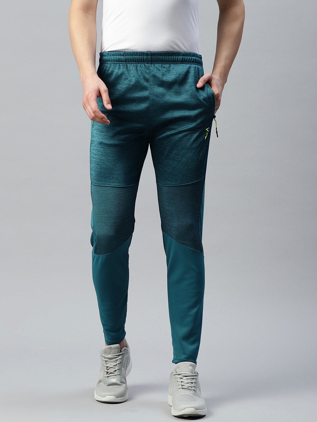 

Campus Sutra Men Regular Fit Yoga Track Pants, Teal