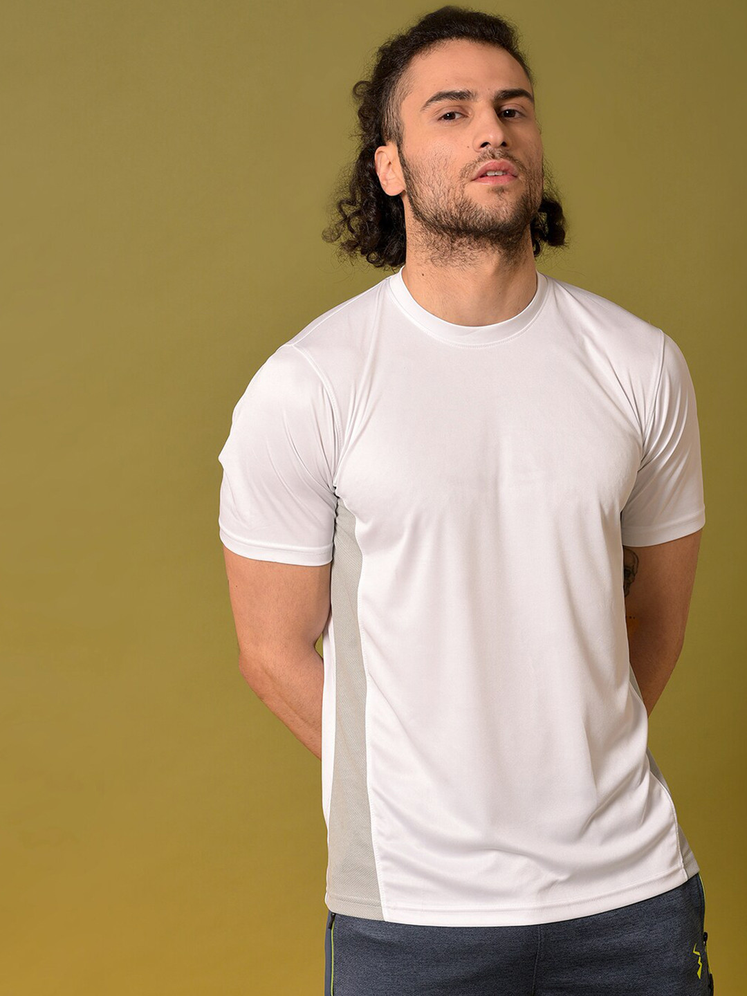

Campus Sutra Men White Outdoor T-shirt