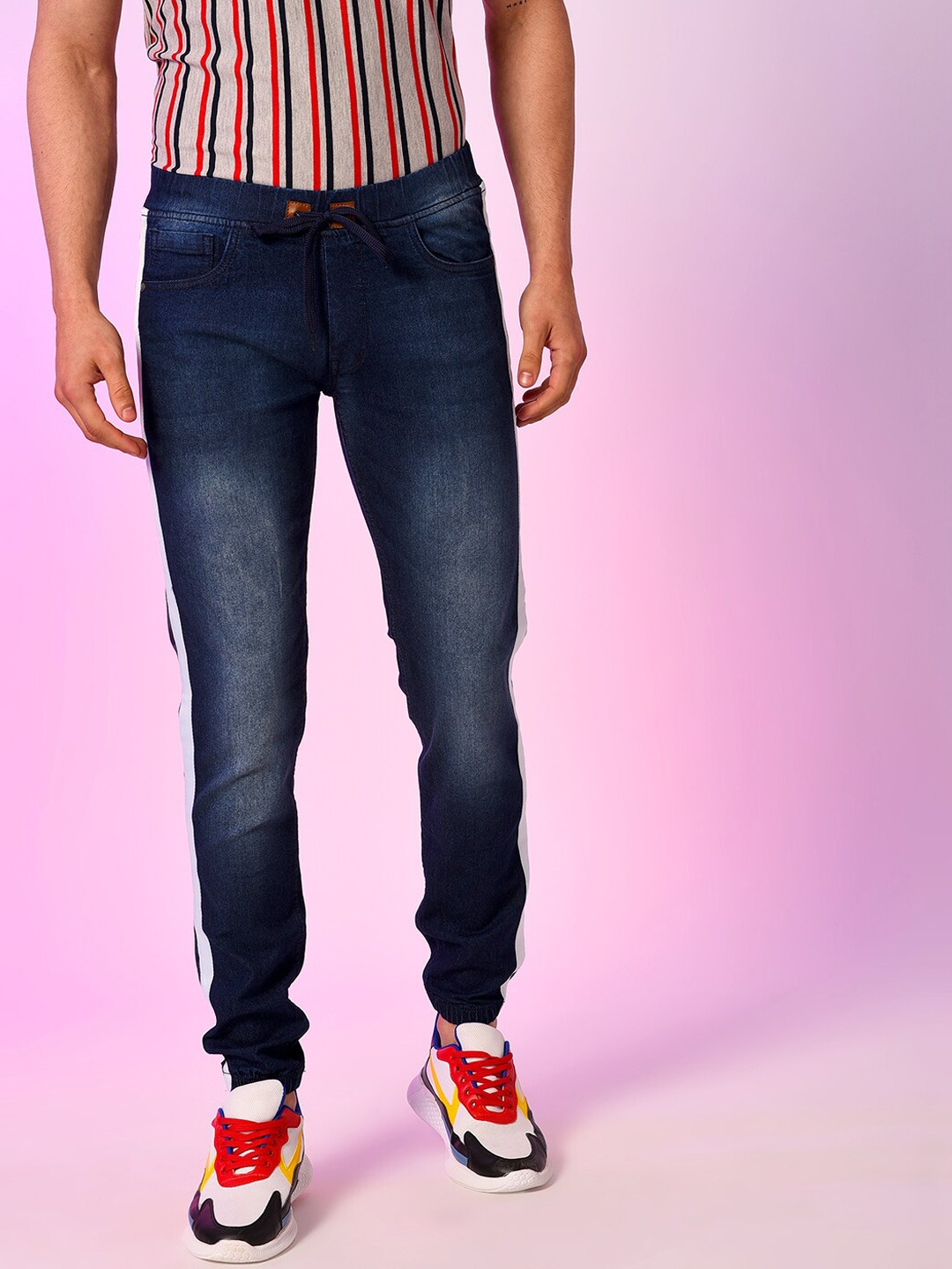 

Campus Sutra Men Blue Smart Slim Fit Heavy Fade Stretchable Jeans