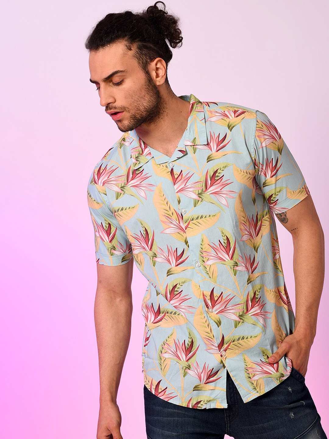 

Campus Sutra Men Green Classic Floral Printed Cotton Casual Shirt