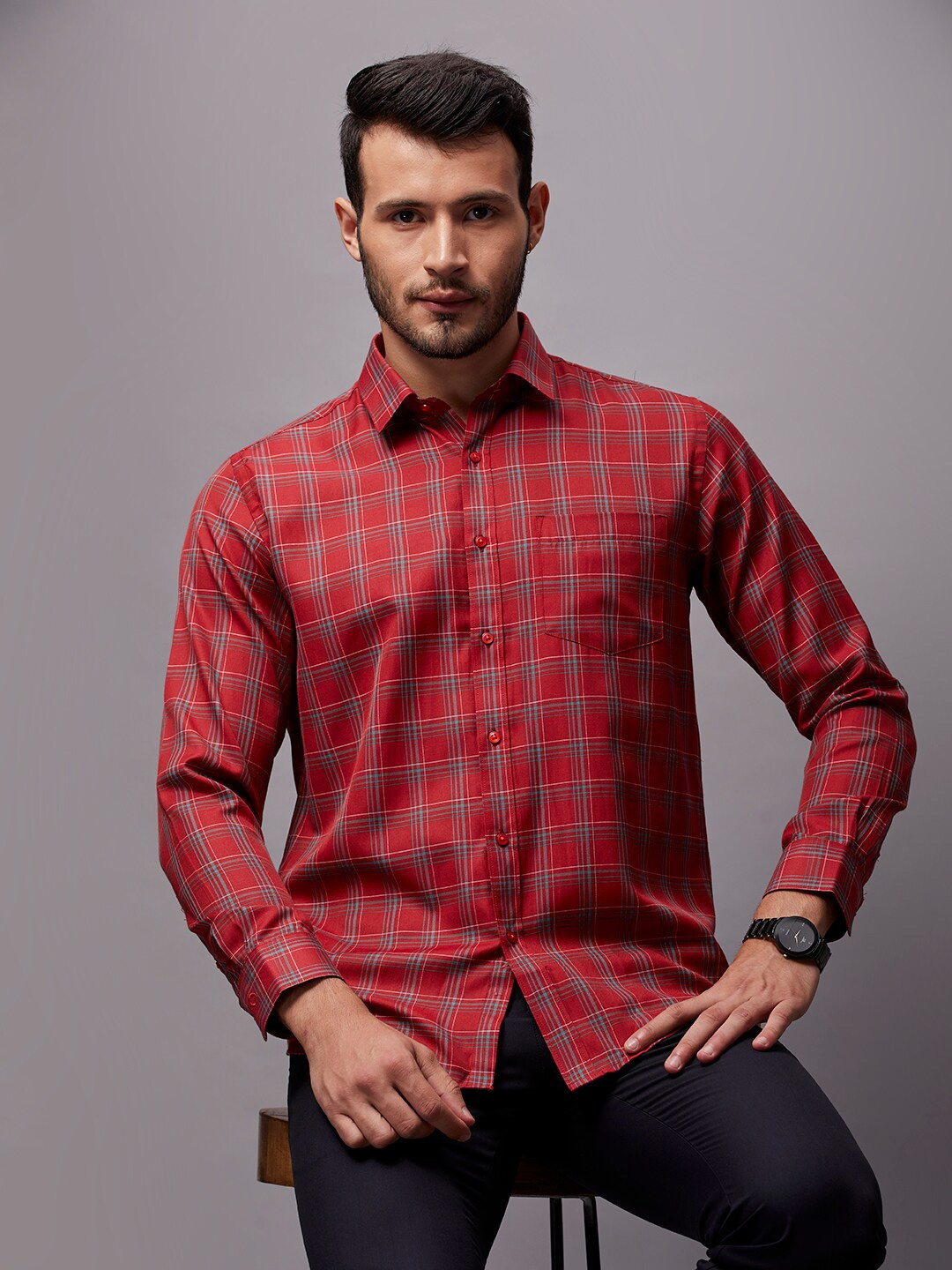 

Oxemberg Men Red Classic Slim Fit Checked Casual Shirt