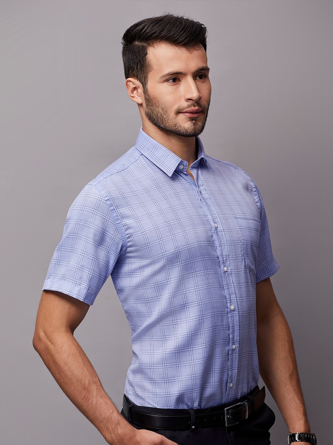 

Oxemberg Men Blue Classic Slim Fit Checked Formal Shirt