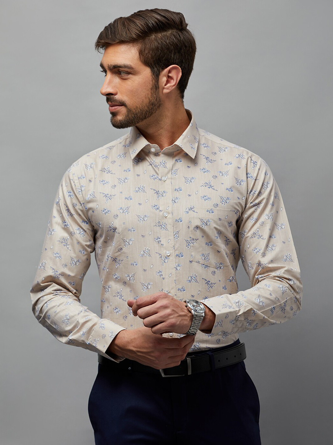 

Oxemberg Men Beige Classic Slim Fit Floral Printed Formal Shirt