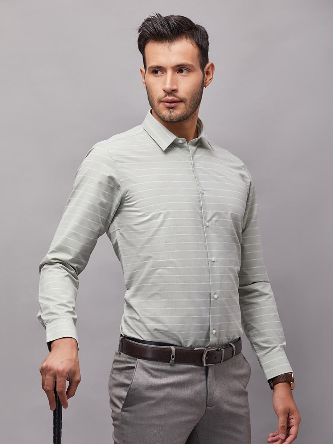 

Oxemberg Men Sage Green Classic Slim Fit Horizontal Striped Formal Shirt
