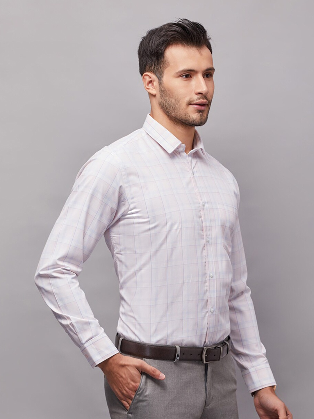 

Oxemberg Men Pink Classic Slim Fit Checked Formal Shirt