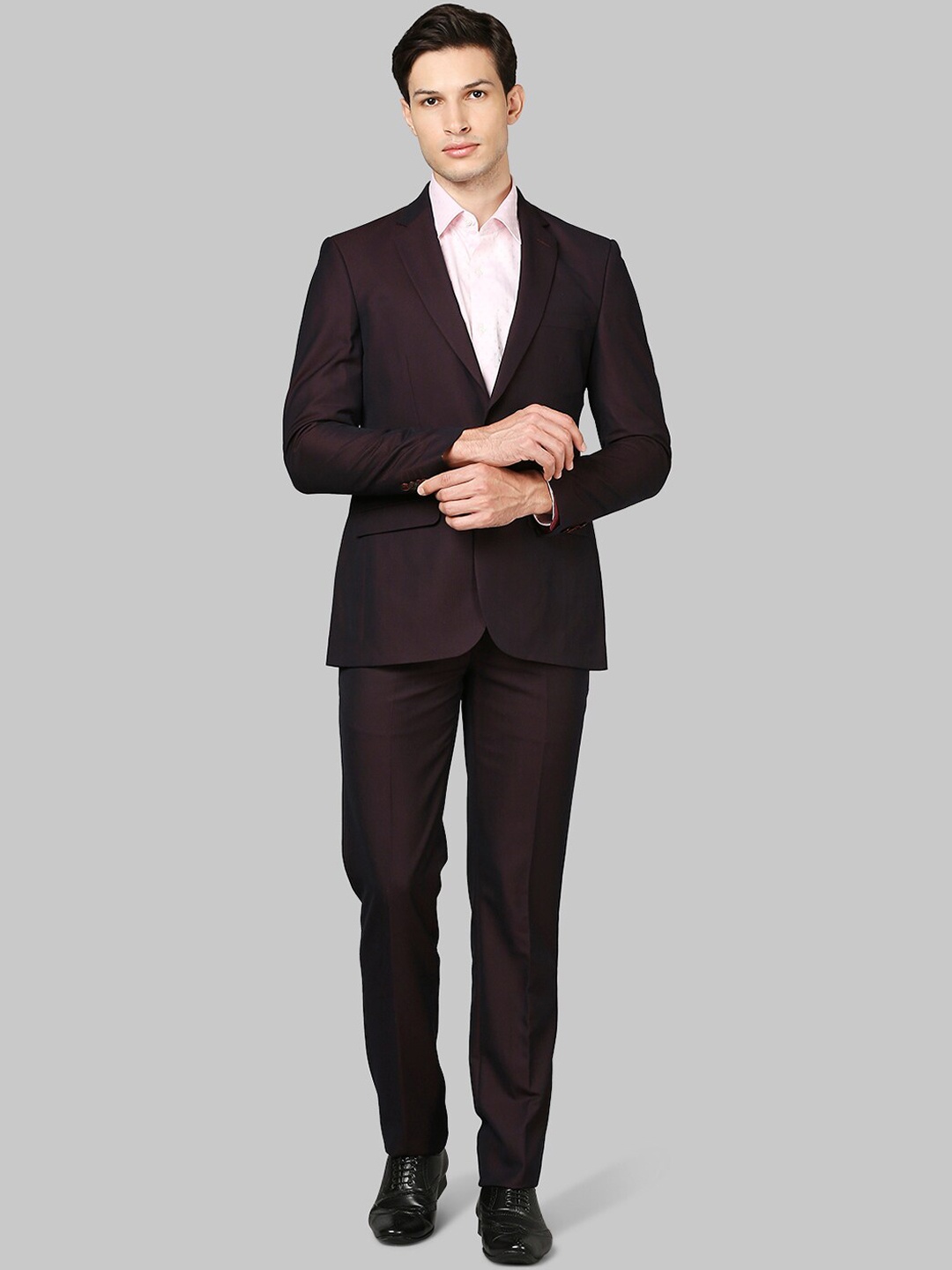 

Raymond Men Maroon Solid Single-Breasted Two-Piece Formal Suit