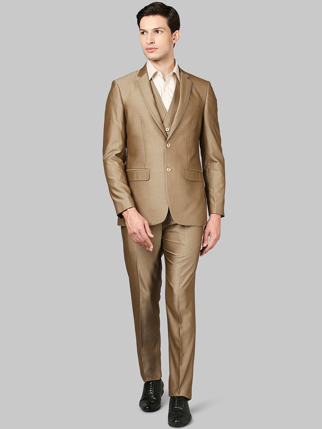 

Raymond Men Beige Solid Single-Breasted 2-Piece Suit