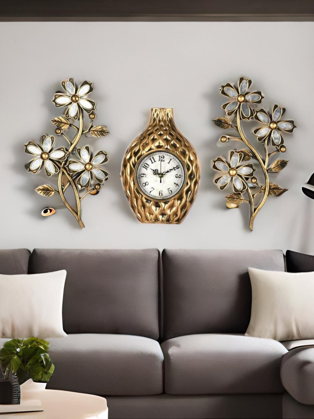

Athome by Nilkamal Gold-Toned & White Textured Quirky Contemporary Wall Clock