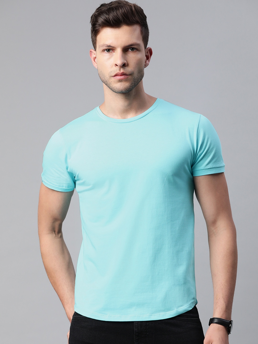 

Pierre Carlo Men Blue Solid Round Neck T-shirt