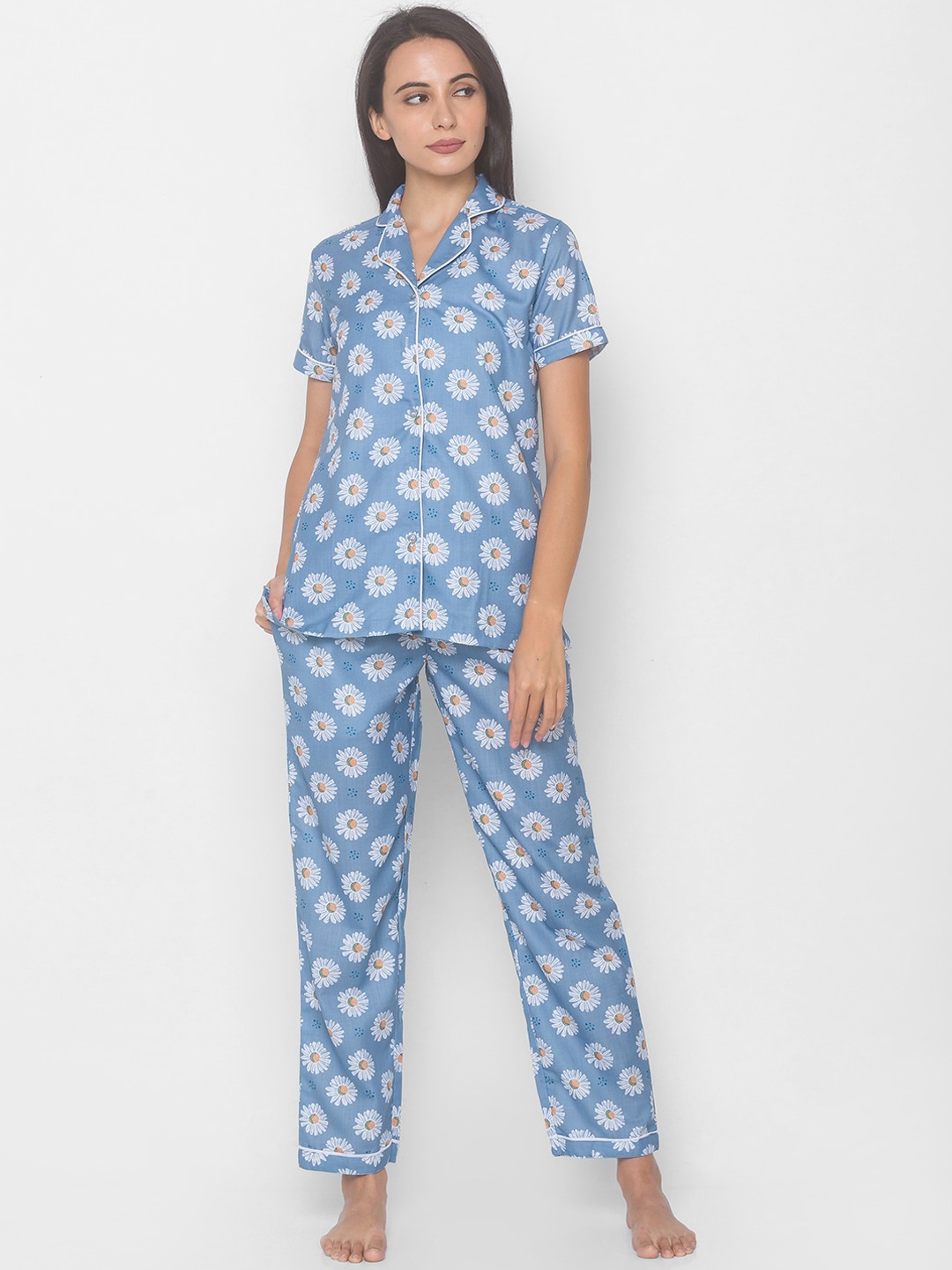 

NOIRA Women White & Blue Printed Pure Cotton Night suit