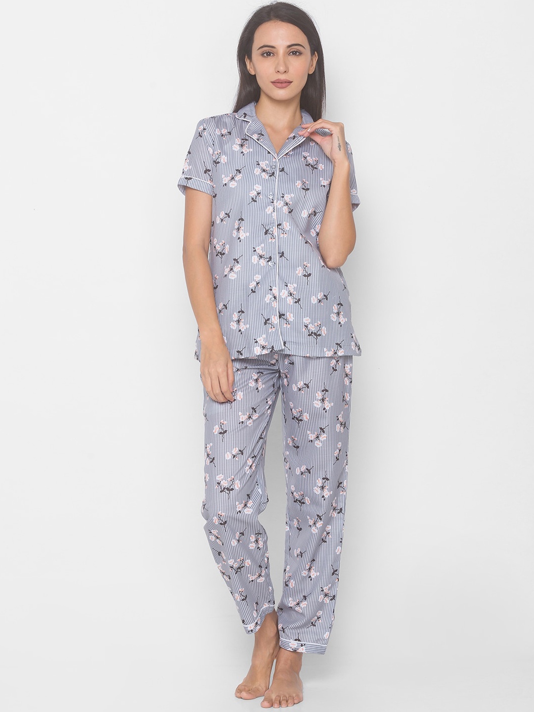 

NOIRA Women Grey & White Floral Printed Pure Cotton Night suits