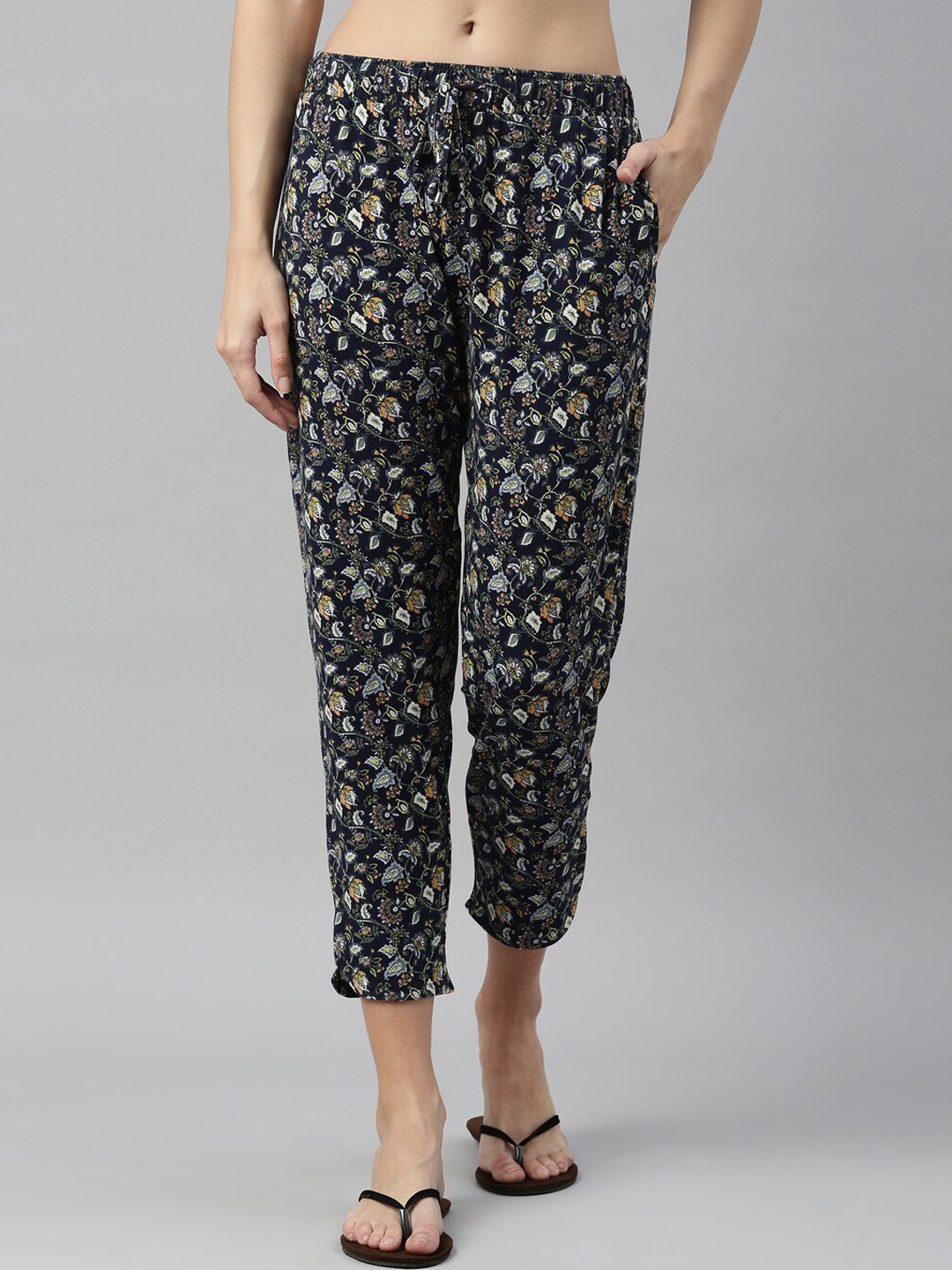 

Enamor Women Navy Blue & Grey Printed Relaxed Fit Lounge Pants