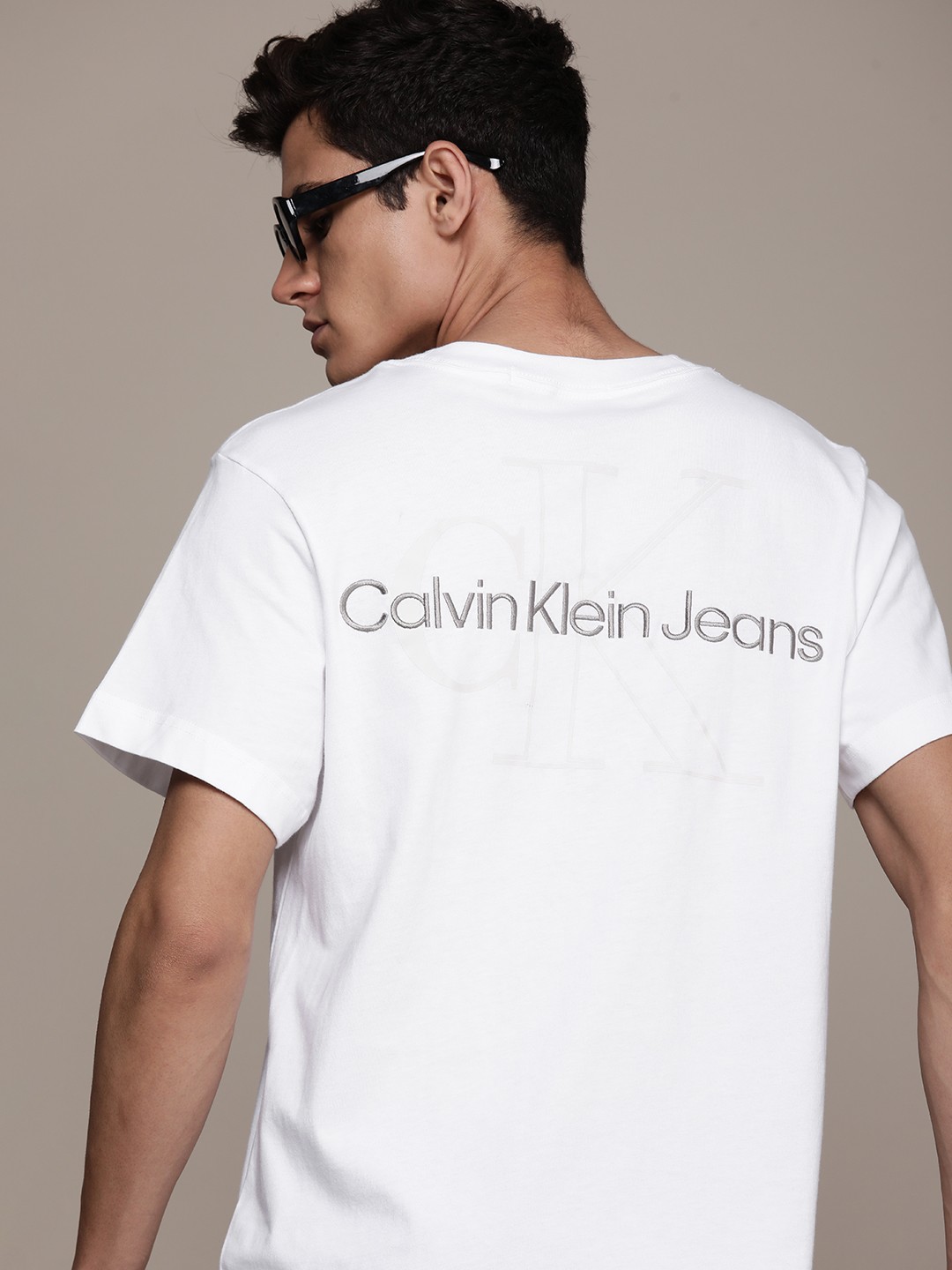 

Calvin Klein Jeans Men White & Black Printed Slim Fit T-shirt