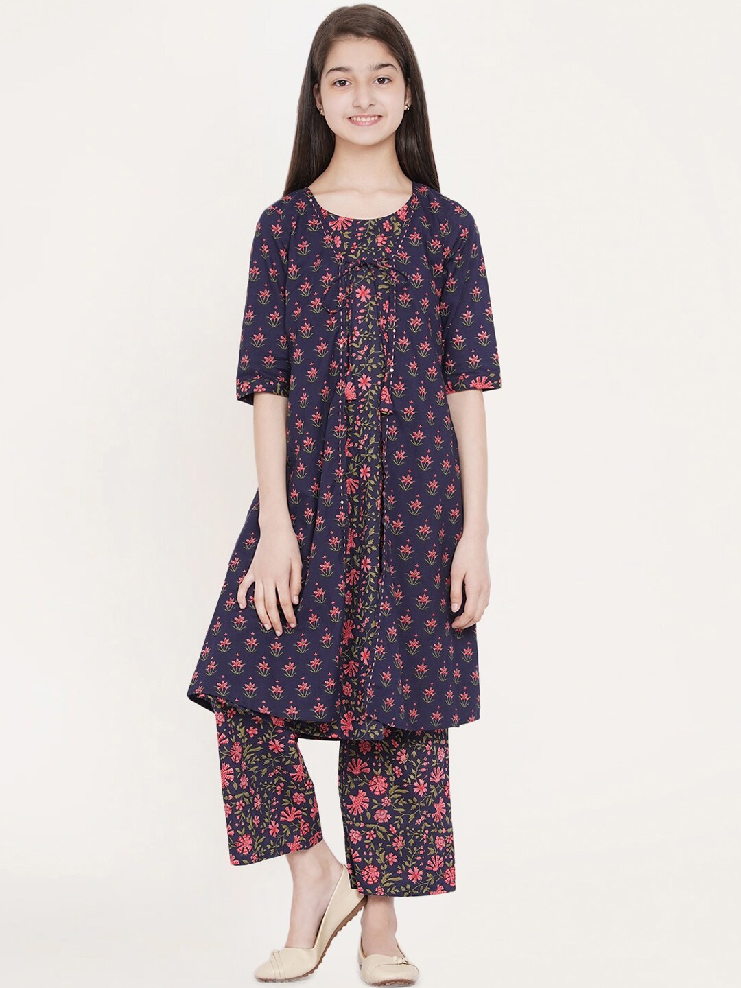

titliyan Girls Blue & Pink Floral Printed Pure Cotton Kurta with Palazzos