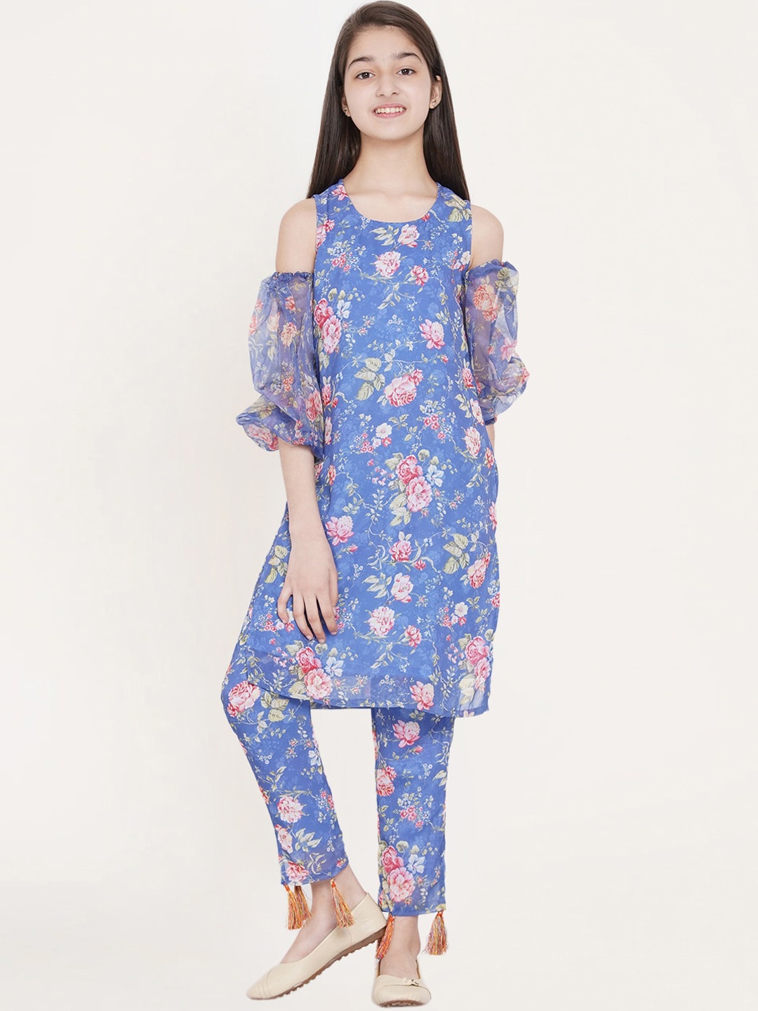 

titliyan Girls Blue & Pink Floral Printed Kurta with Trousers