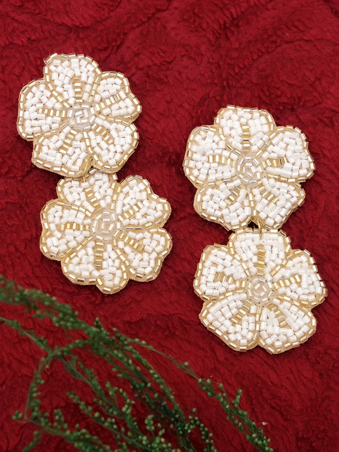 

Crunchy Fashion Gold-Plated & White Floral Drop Earrings