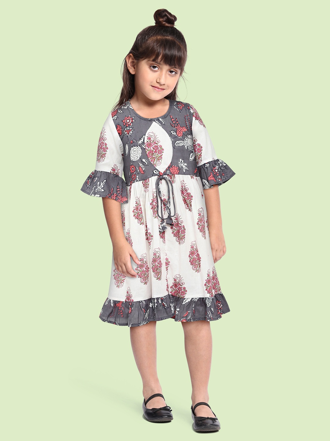 

Eimoie Grey & Pink Pure Cotton Ethnic Motifs A-Line Dress