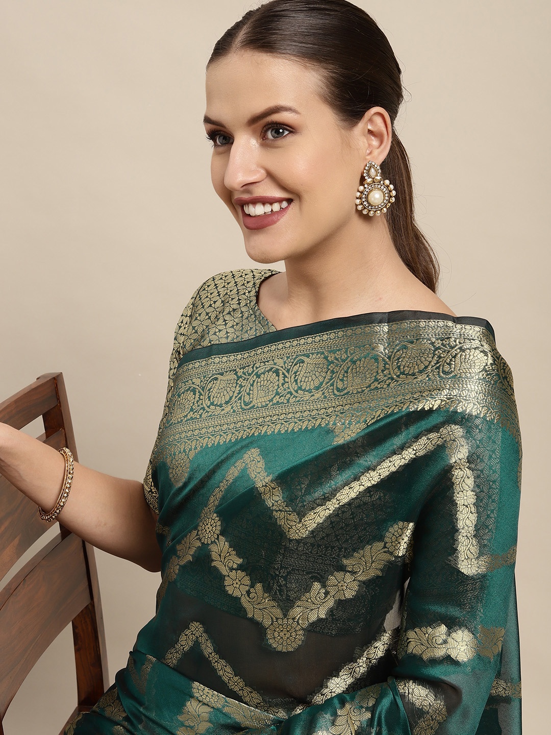 

Mitera Green & Gold-Toned Ethnic Motifs Zari Organza Kanjeevaram Saree