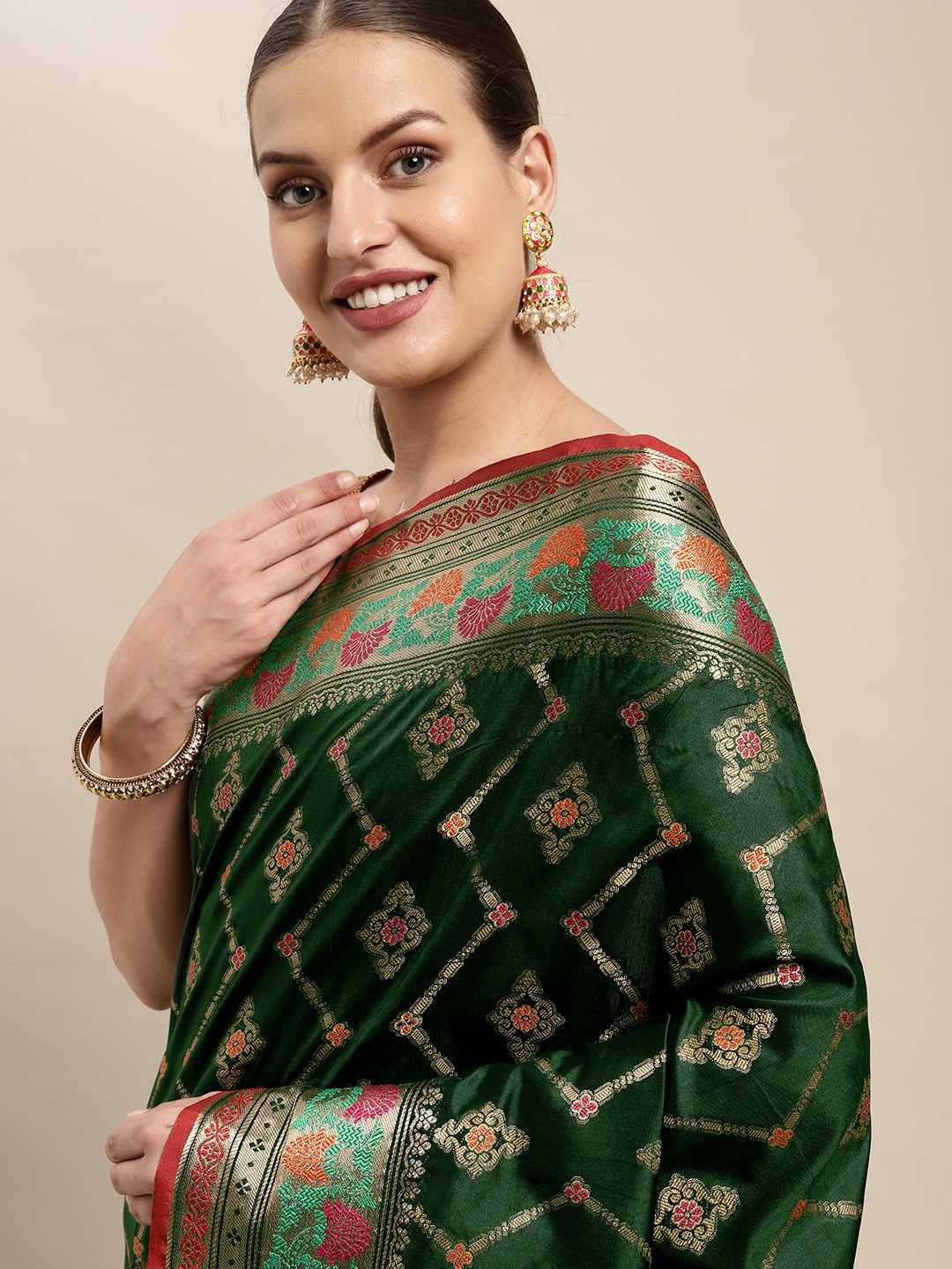 

Mitera Green & Golden Ethnic Motifs Zari Silk Blend Kanjeevaram Saree