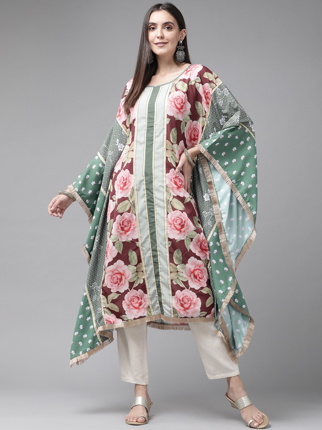 

Ahalyaa Women Green & Pink Floral Printed Flared Sleeves Gotta Patti Floral Crepe Kaftan Kurta