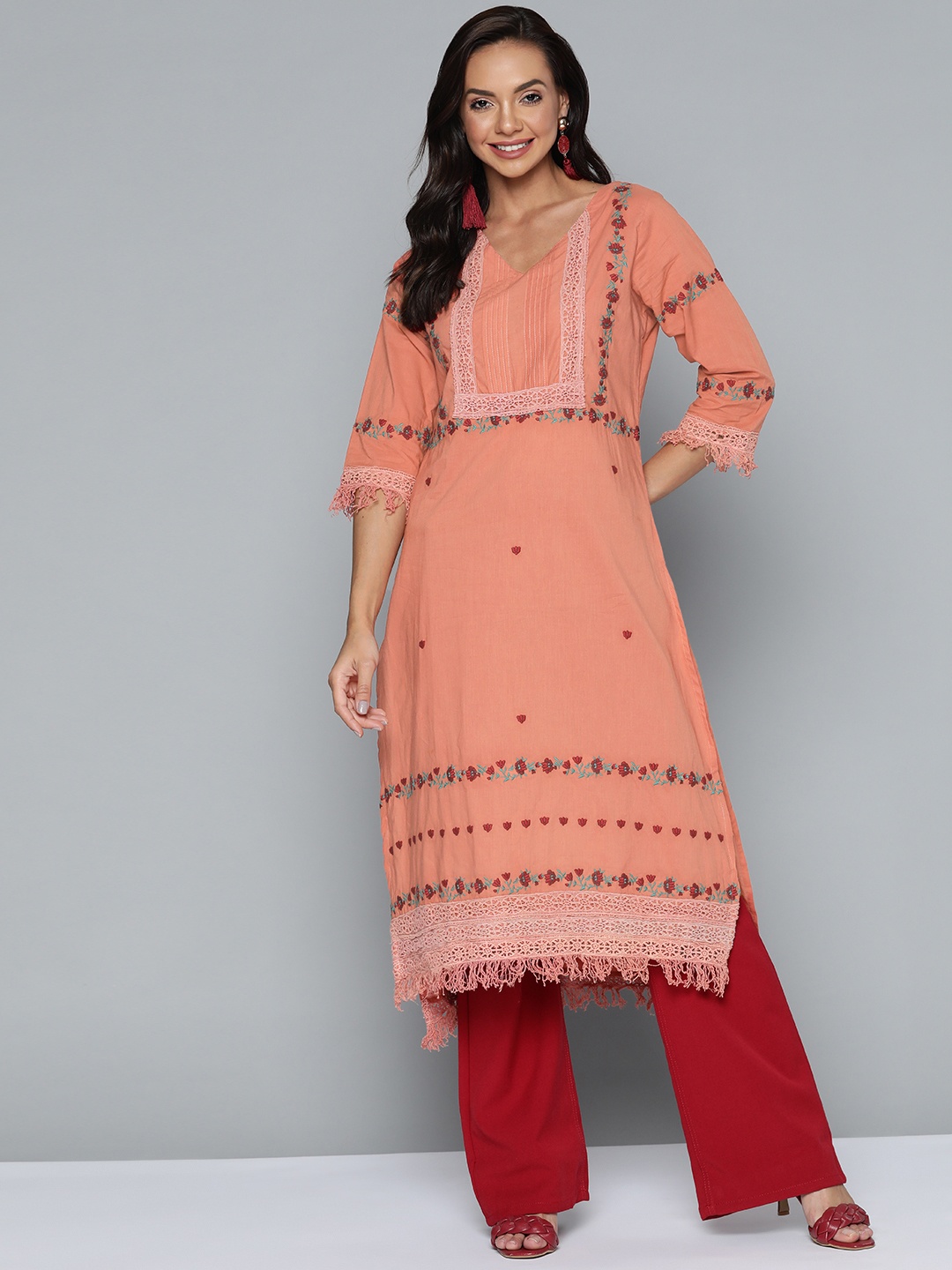

HERE&NOW Women Peach-Coloured & Maroon Floral Thread Work Lace Cotton Straight Kurta