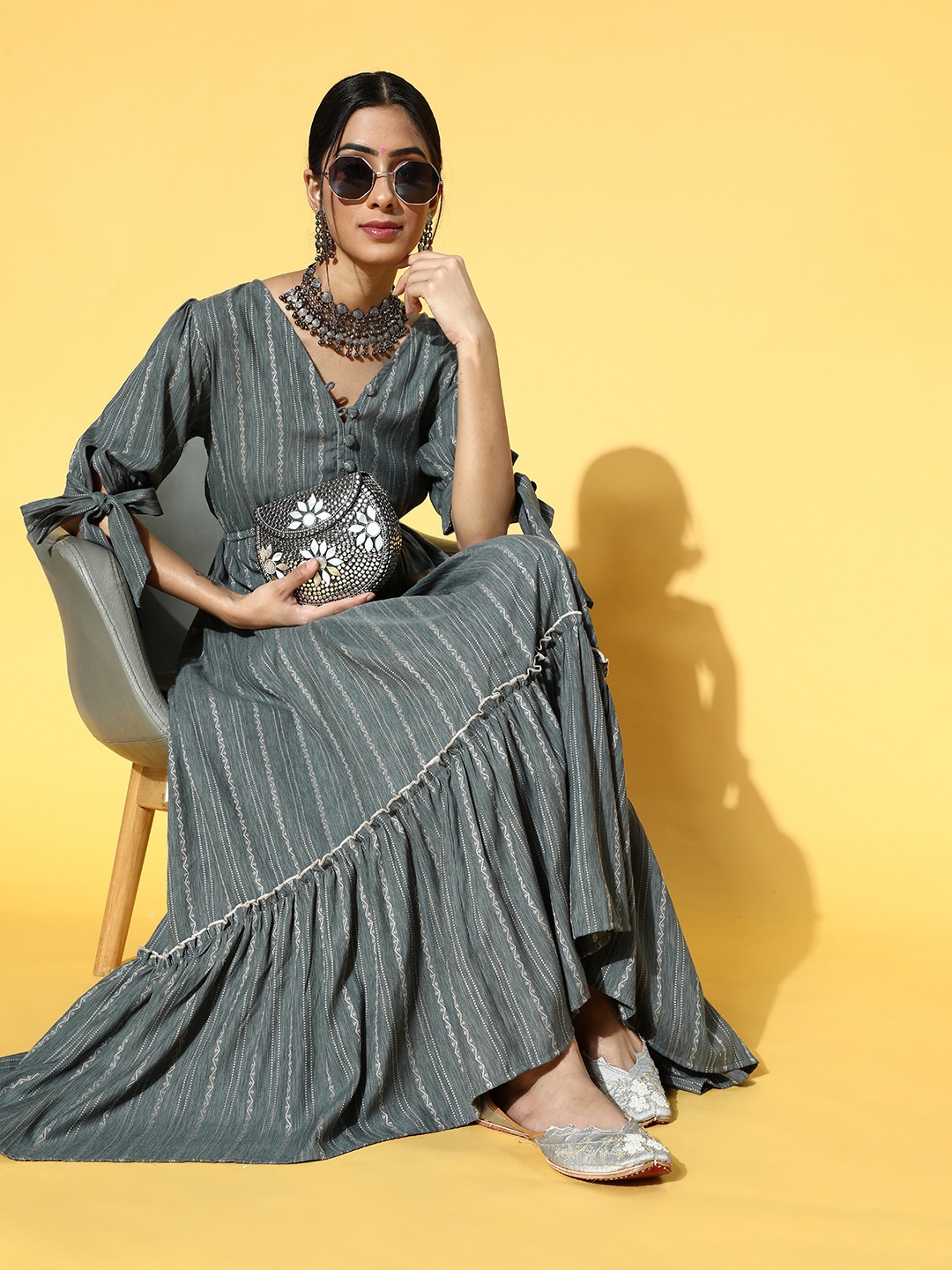 

Yufta Women Beautiful Grey Striped Swirling Volume Dress