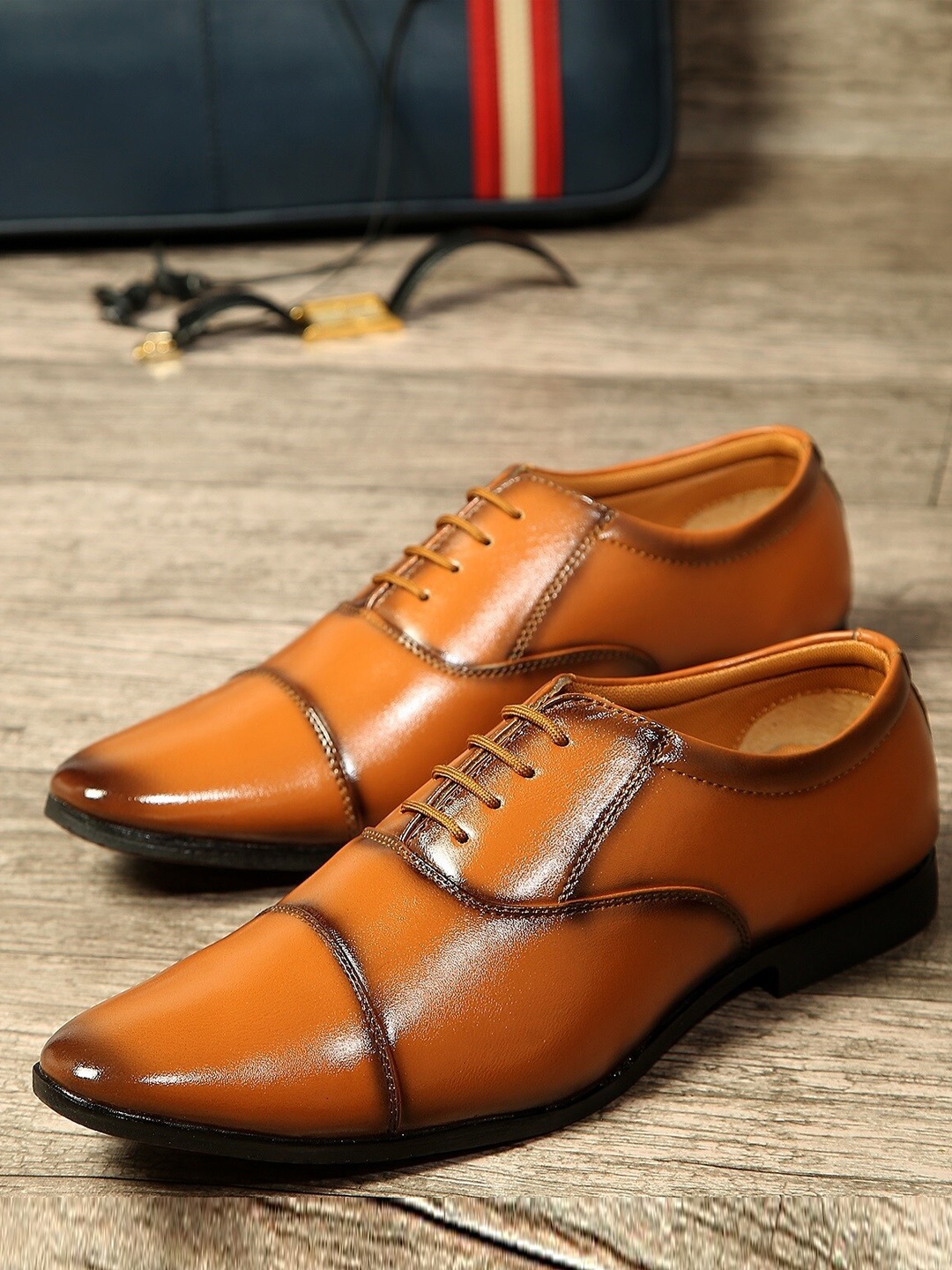 

MUTAQINOTI Men Tan Brown Solid Formal Oxfords