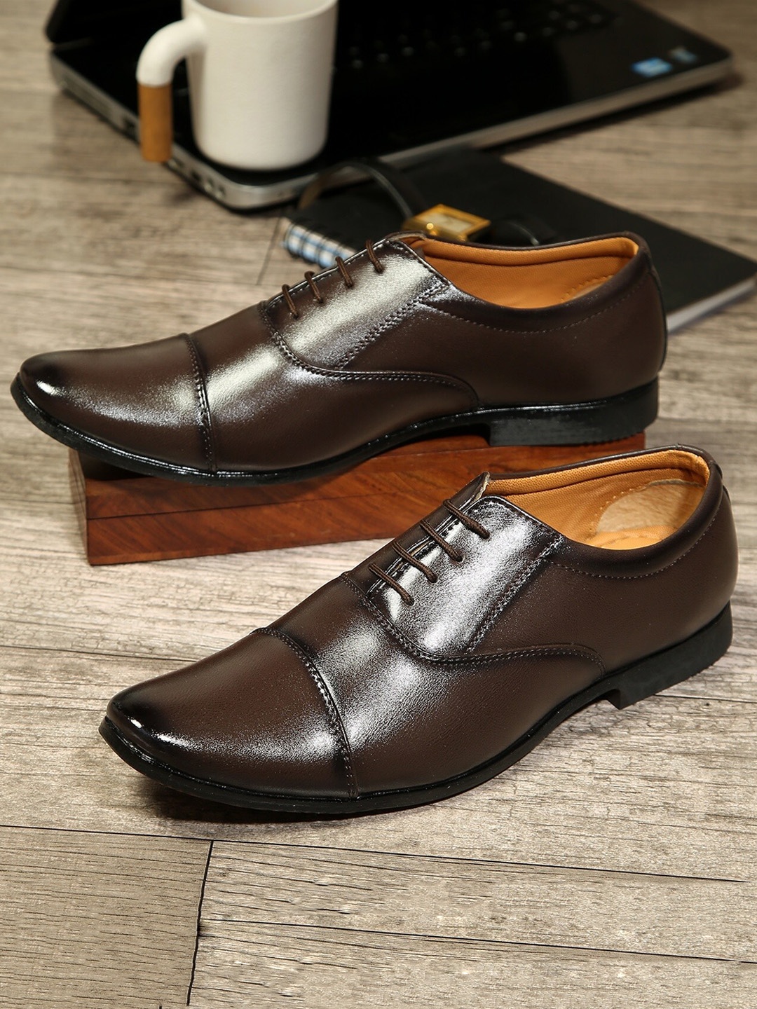 

MUTAQINOTI Men Brown Solid Formal Oxfords