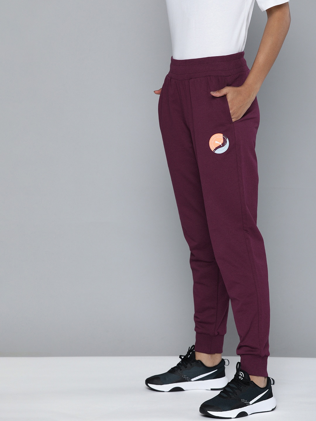 

Puma Women Magenta & White Wavy Graphic Printed Joggers