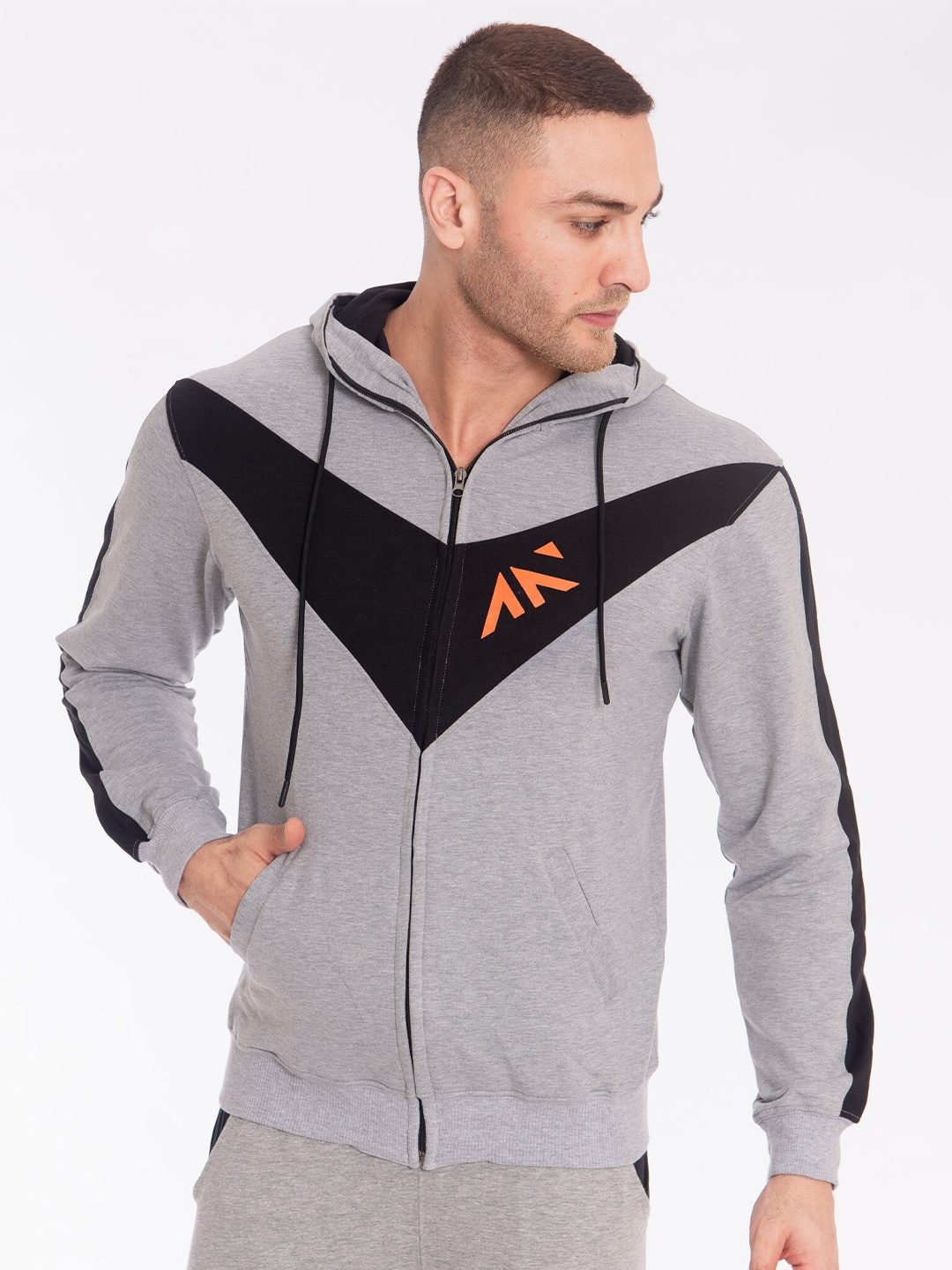 

AESTHETIC NATION Men Grey Colourblocked Hooded Sweatshirt