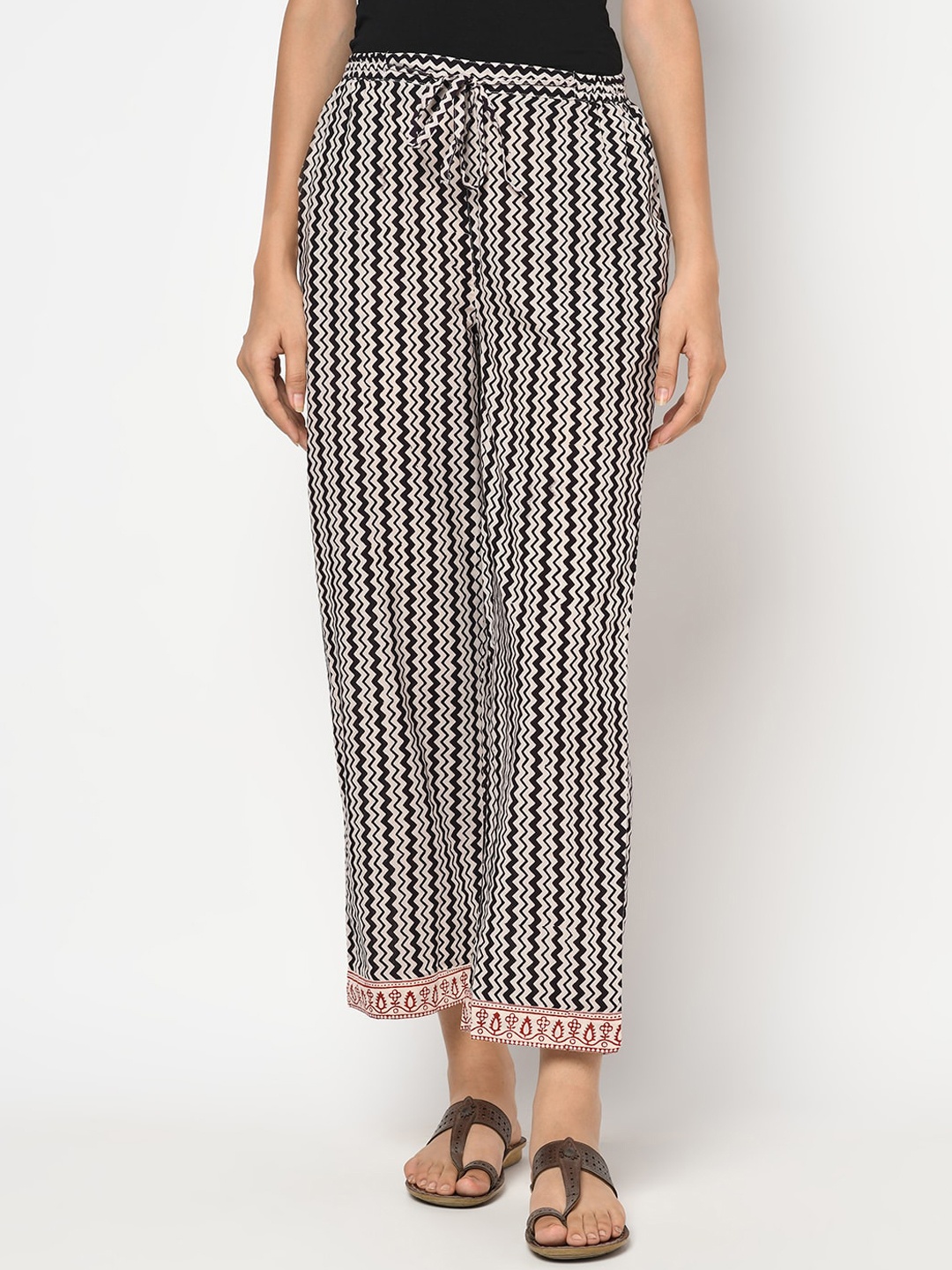 

Fabindia FabBasic Women Off-White & Black Geometric Printed Cotton Regular Trousers