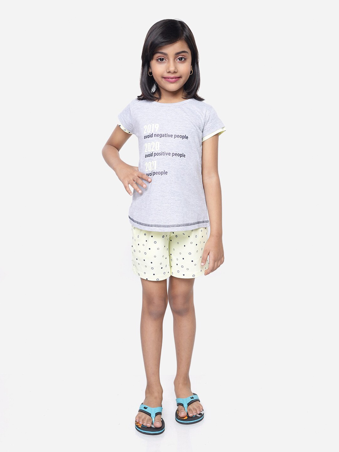 

Toonyport Girls Yellow & Grey Printed T-shirt with Shorts