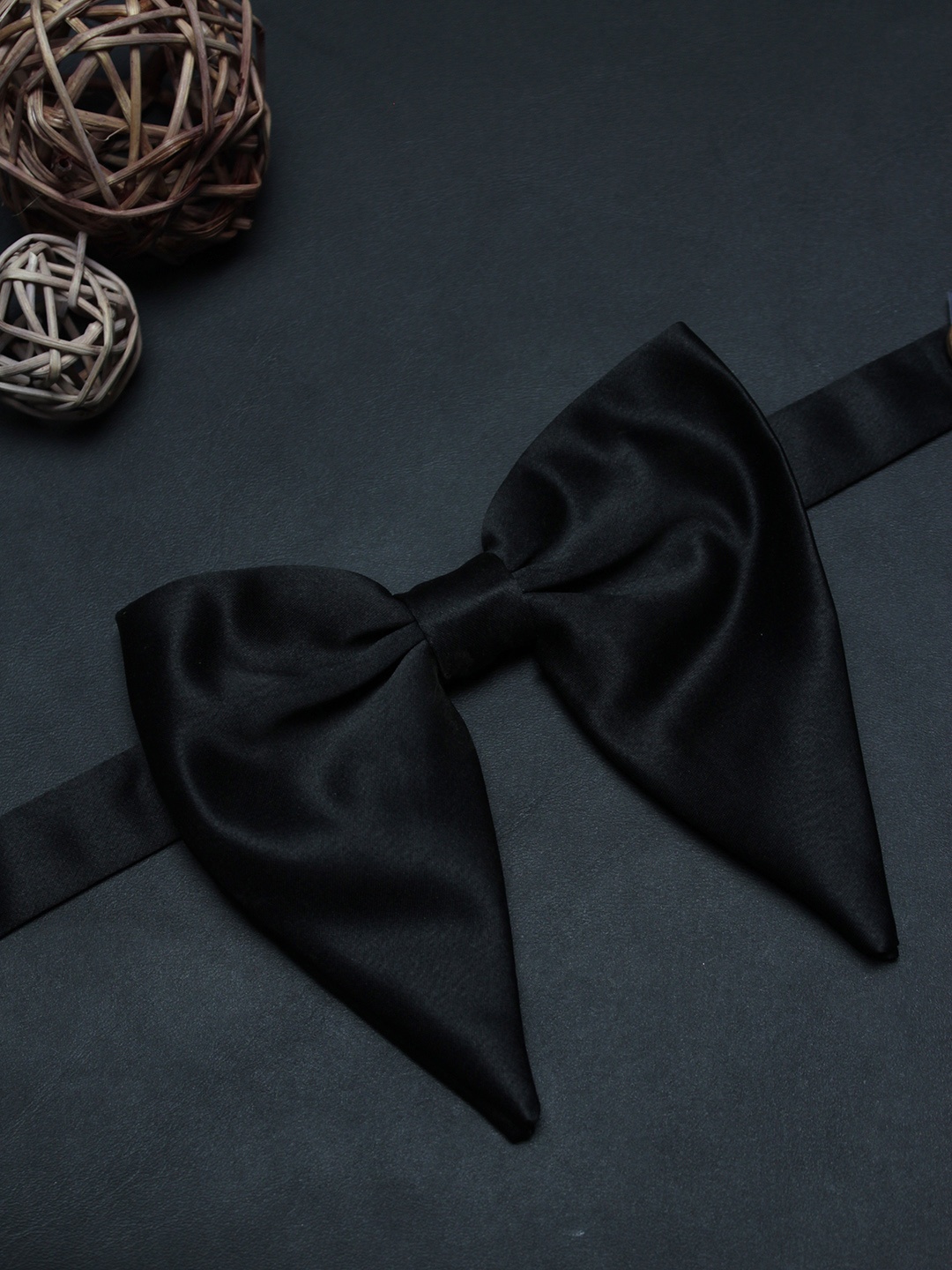 

PELUCHE Men Black Solid Butterfly Cotton Bowtie