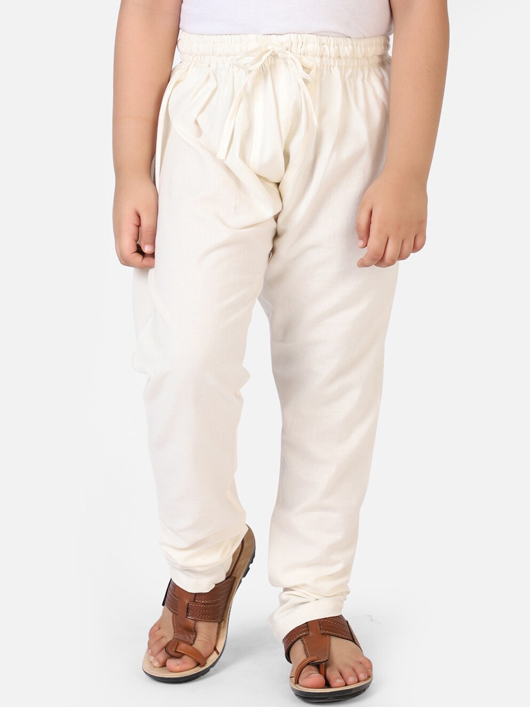 

Fabindia Boys Off-White Solid Straight Fit Cotton Churidar