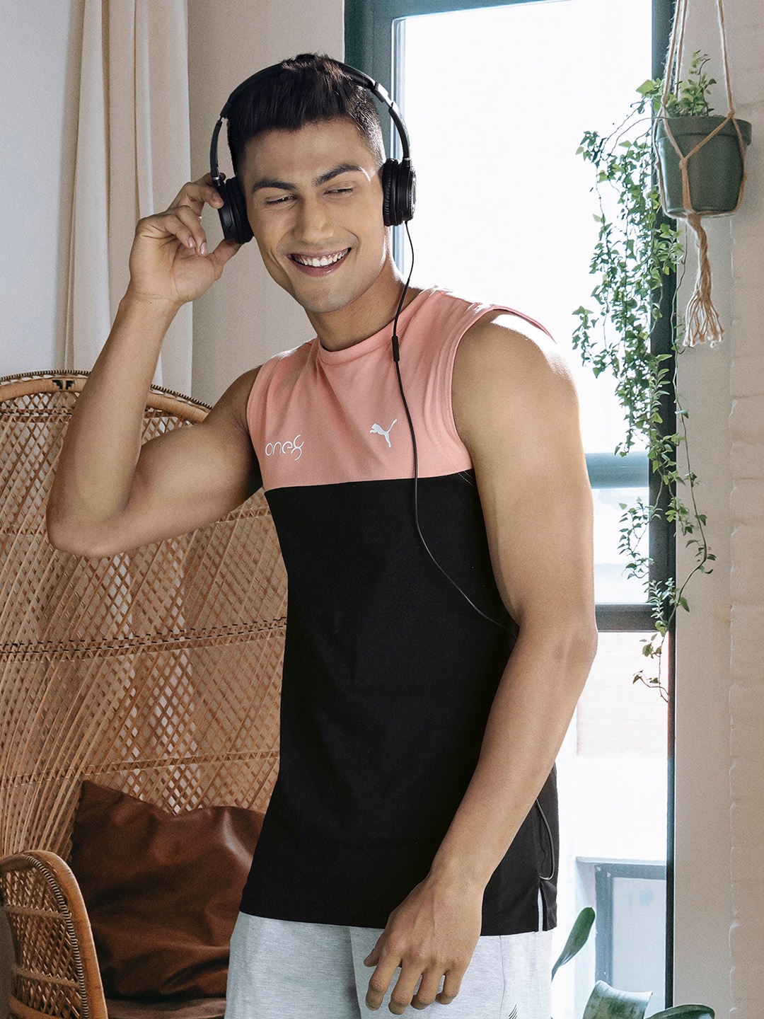 

one8 x PUMA Men Black & Pink Colourblocked Slim Fit T-shirt