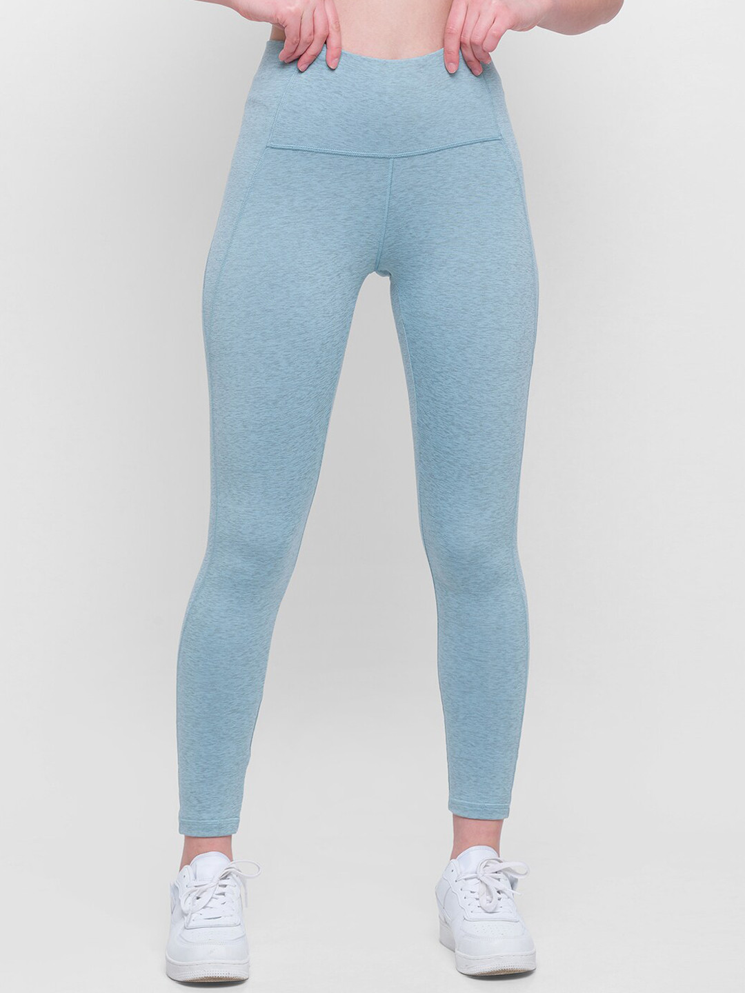 

Candyskin Women Blue Solid Dry-Fit Gym Cotton Tights