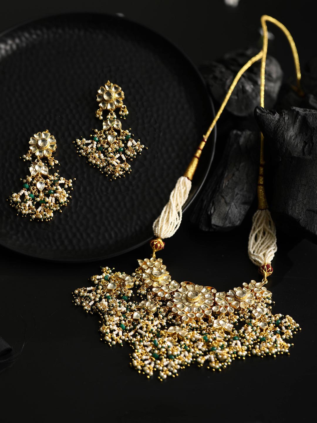 

Priyaasi Gold-Plated & White Kundan Stone Studded Jewellery Set