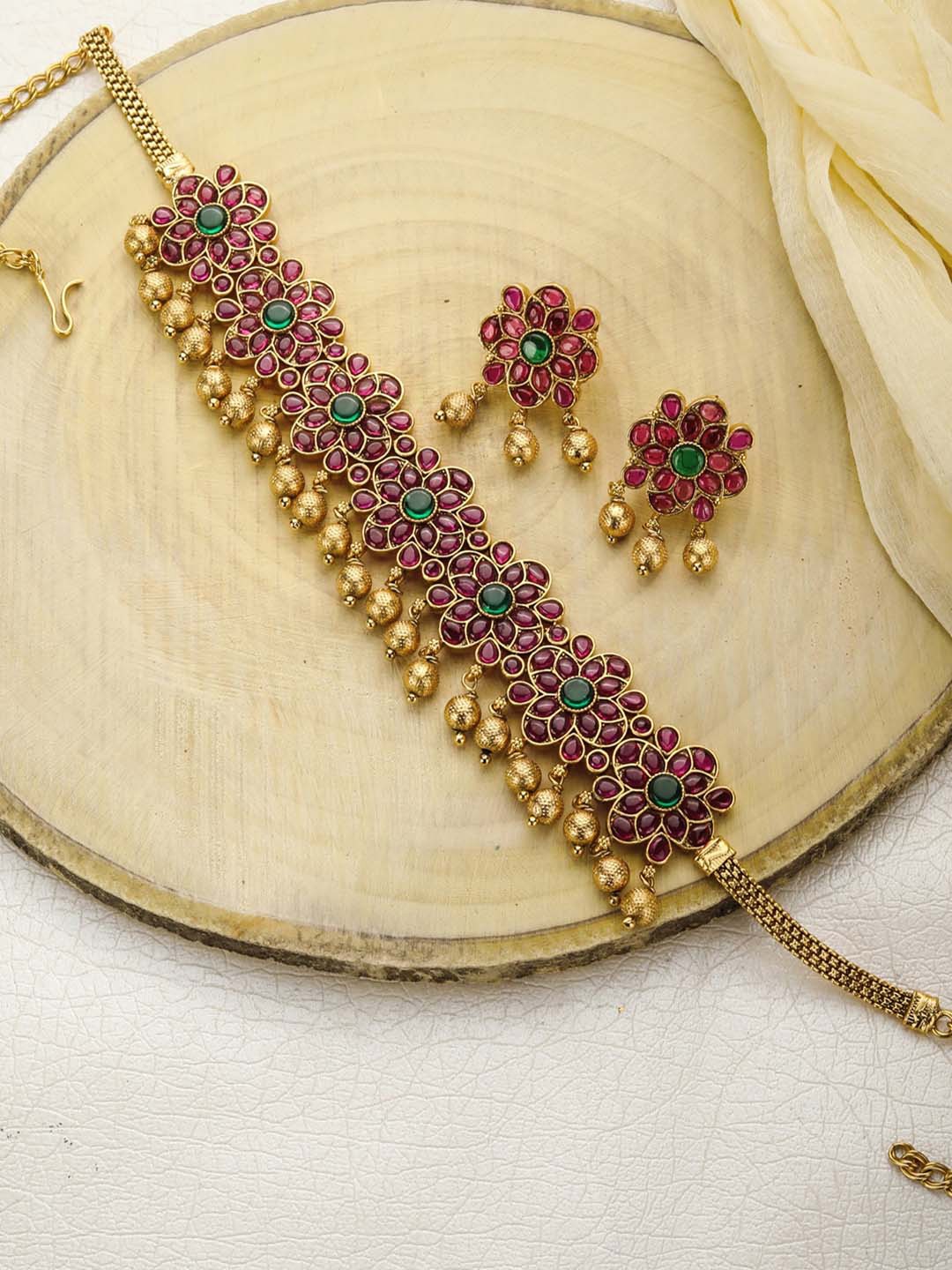 

Priyaasi Women Gold-Plated Stones Pearls Choker Jewellery Set