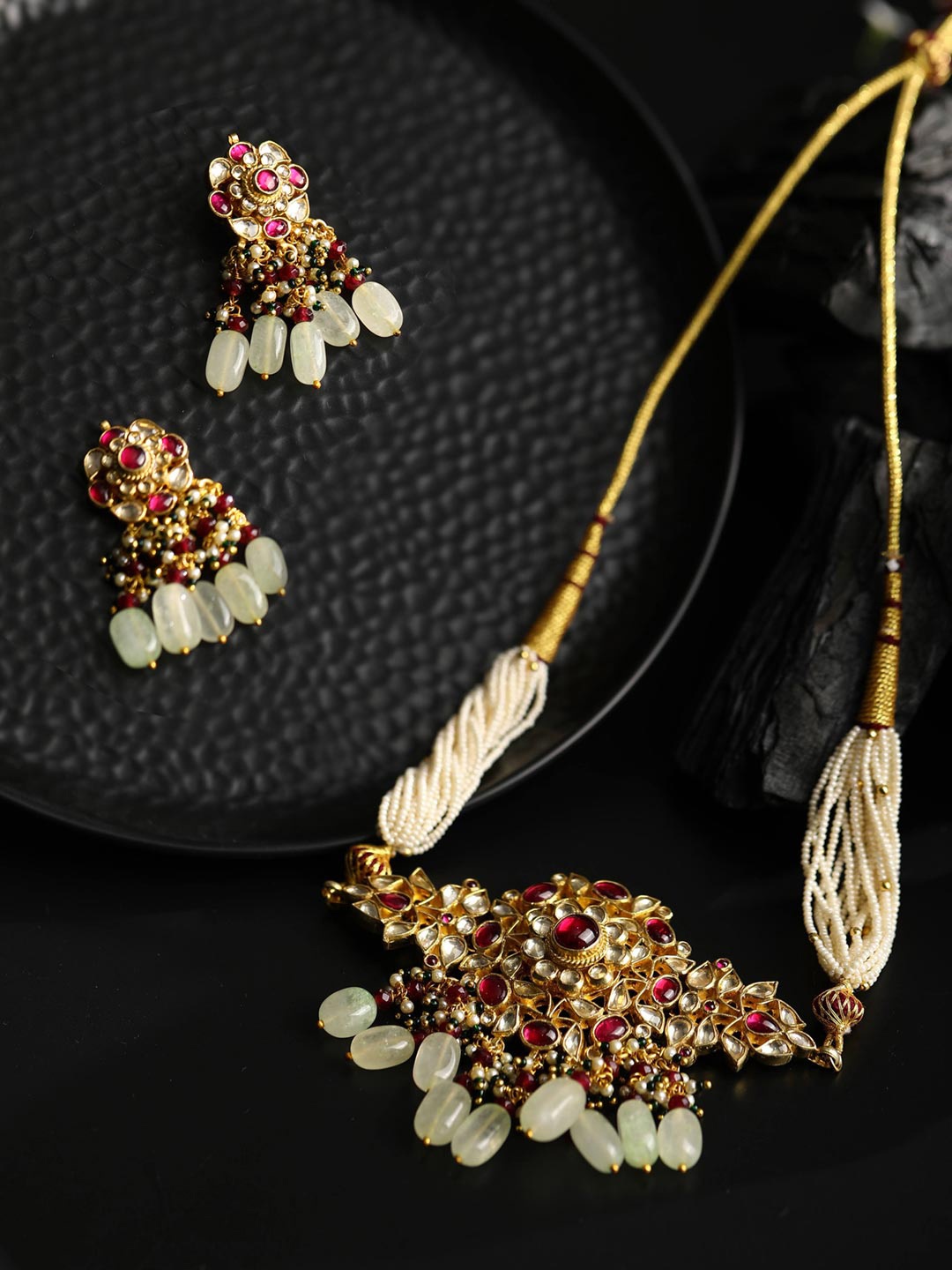 

Priyaasi Gold-Plated White & Pink Ruby & Kundan-Studded & Pearl Beaded Jewellery Set