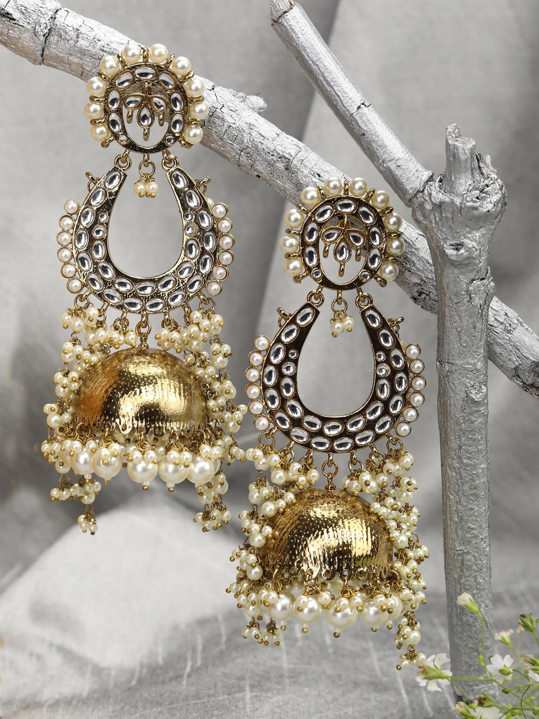 

Priyaasi Gold-Plated Off-White Kundan Studded & Beaded Jhumkas Earrings